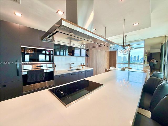 17301 Biscayne Blvd 1409, North Miami Beach, FL 33160