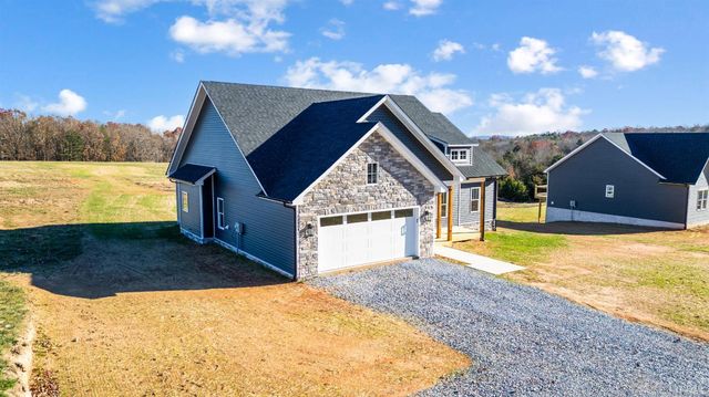 10494 Leesville Road, Lynch Station, VA 24571
