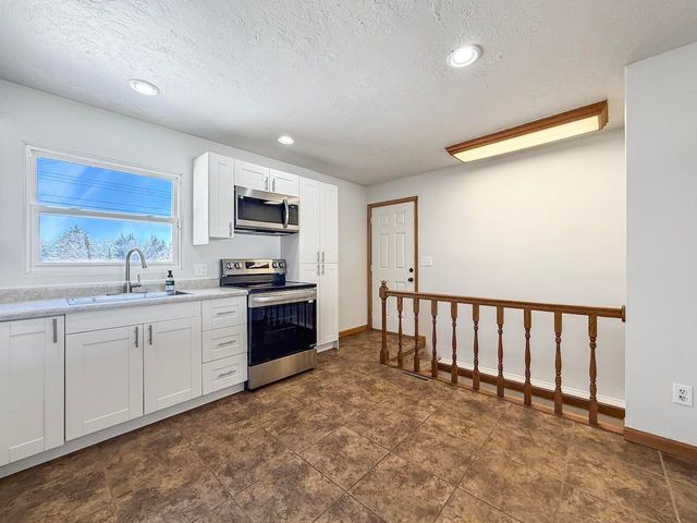 1920 6th St. NW, Minot, ND 58703