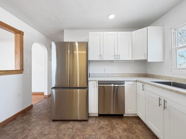 1920 6th St. NW, Minot, ND 58703