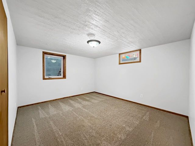 1920 6th St. NW, Minot, ND 58703