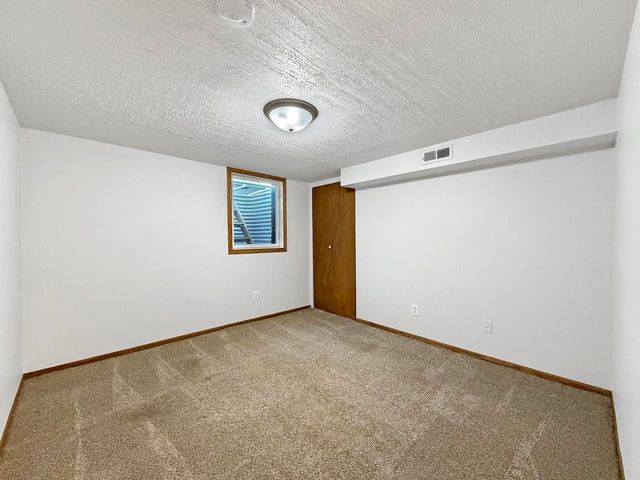 1920 6th St. NW, Minot, ND 58703