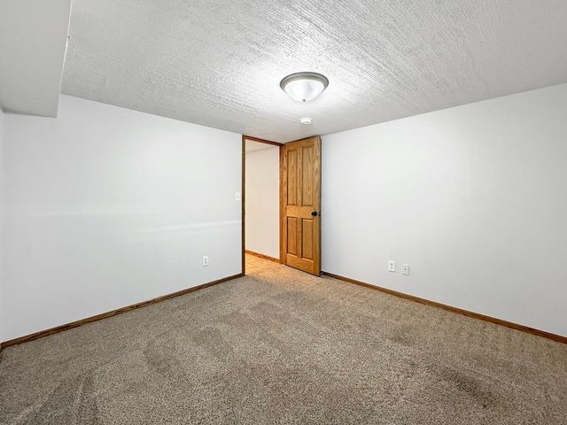 1920 6th St. NW, Minot, ND 58703