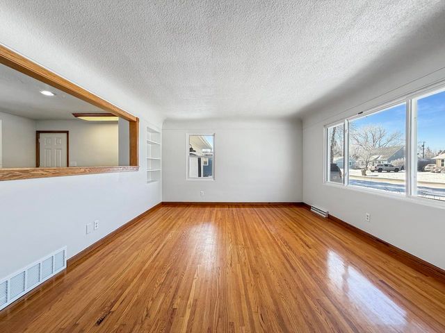 1920 6th St. NW, Minot, ND 58703