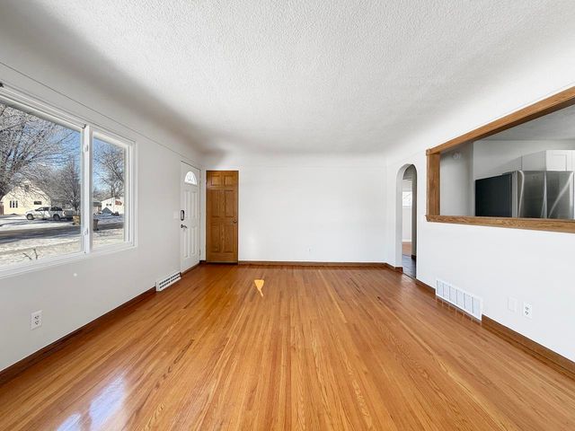 1920 6th St. NW, Minot, ND 58703