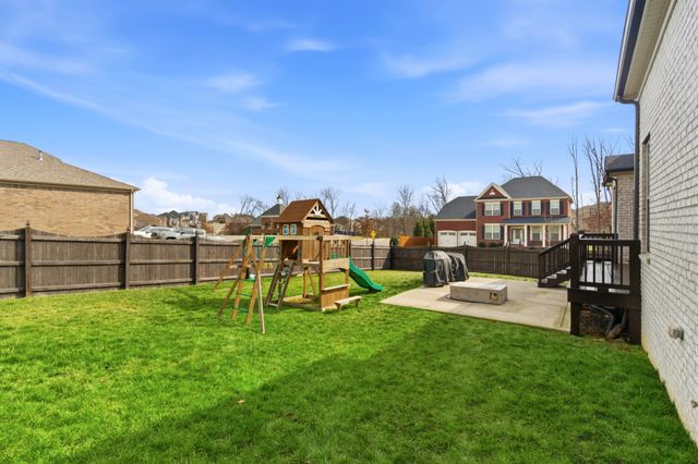 700 Rickfield Ct, Mount Juliet, TN 37122