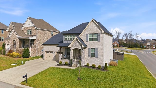 700 Rickfield Ct, Mount Juliet, TN 37122