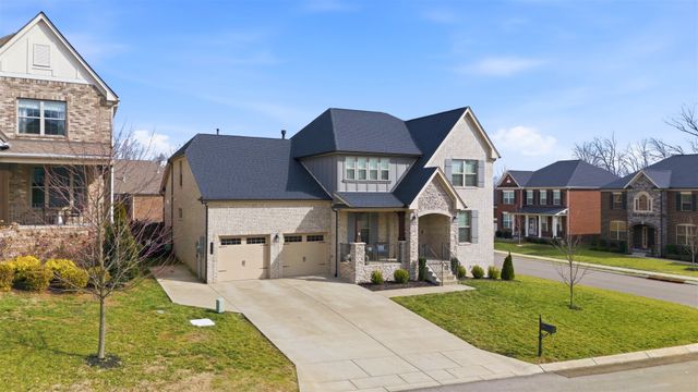 700 Rickfield Ct, Mount Juliet, TN 37122