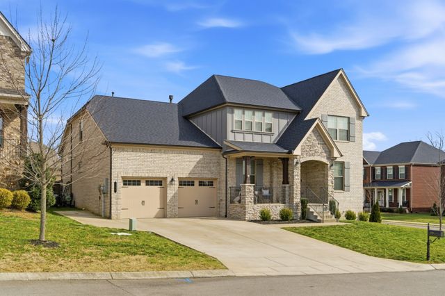 700 Rickfield Ct, Mount Juliet, TN 37122