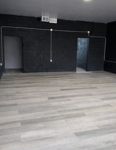 1219 E 11 Mile Road, Royal Oak Charter Township, MI 48067