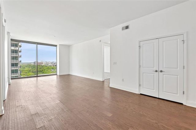 270 17th Street NW 2010, Atlanta, GA 30363