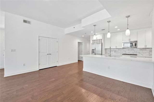 270 17th Street NW 2010, Atlanta, GA 30363