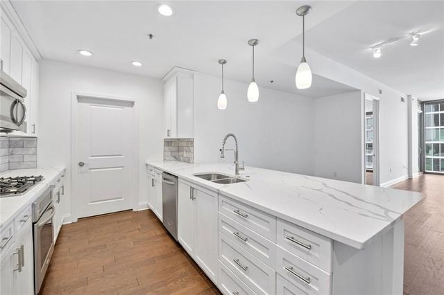 270 17th Street NW 2010, Atlanta, GA 30363