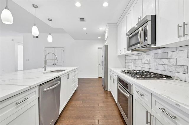 270 17th Street NW 2010, Atlanta, GA 30363