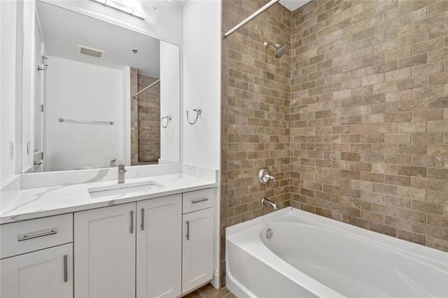 270 17th Street NW 2010, Atlanta, GA 30363
