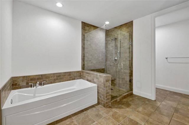 270 17th Street NW 2010, Atlanta, GA 30363