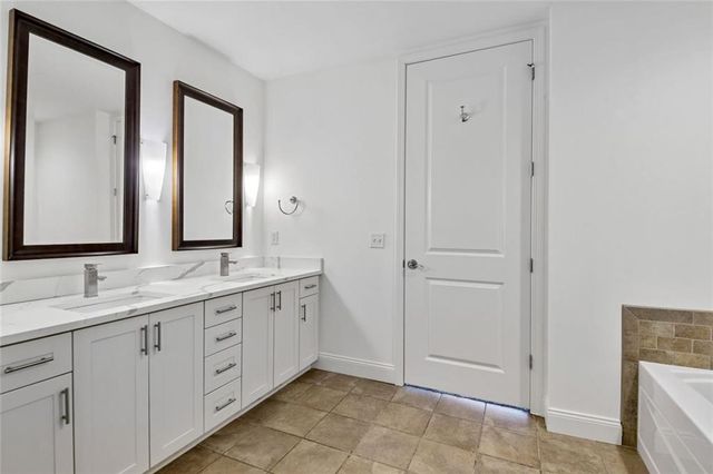 270 17th Street NW 2010, Atlanta, GA 30363