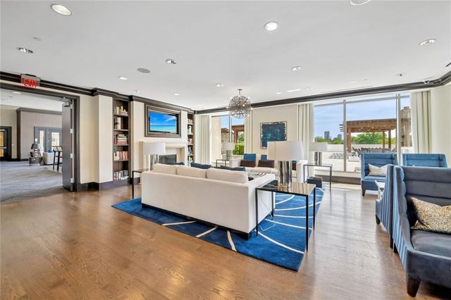 270 17th Street NW 2010, Atlanta, GA 30363