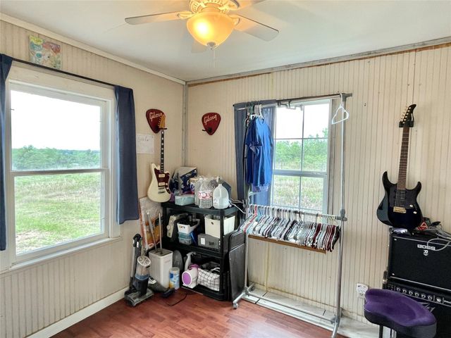 136 Fm 2239 RD, Paige, TX 78659