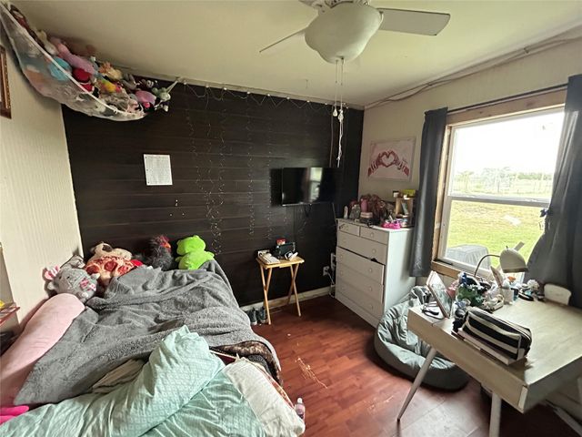 136 Fm 2239 RD, Paige, TX 78659
