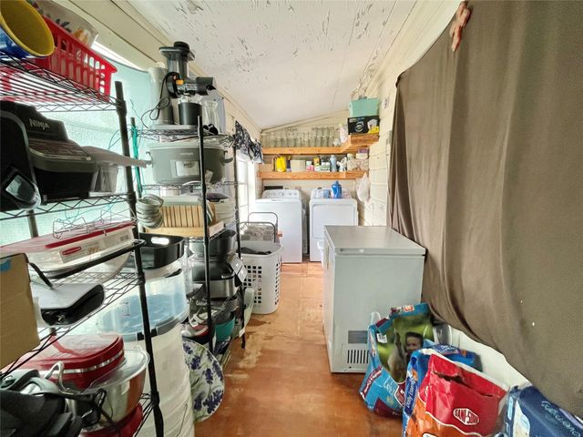 136 Fm 2239 RD, Paige, TX 78659