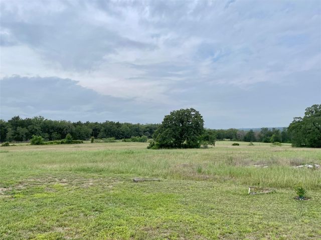 136 Fm 2239 RD, Paige, TX 78659