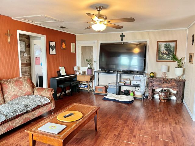 136 Fm 2239 RD, Paige, TX 78659