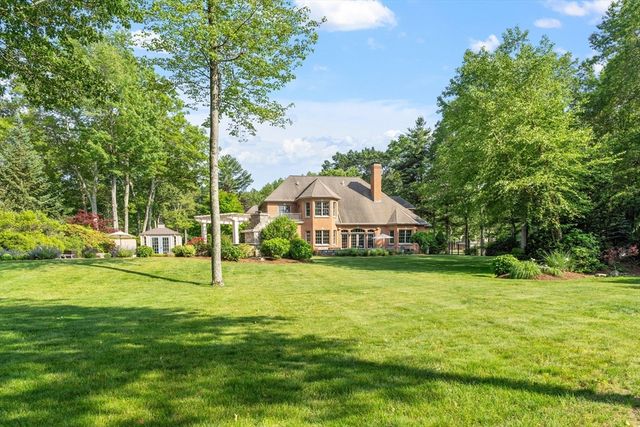 98 Fox Run Rd, Bolton, MA 01740