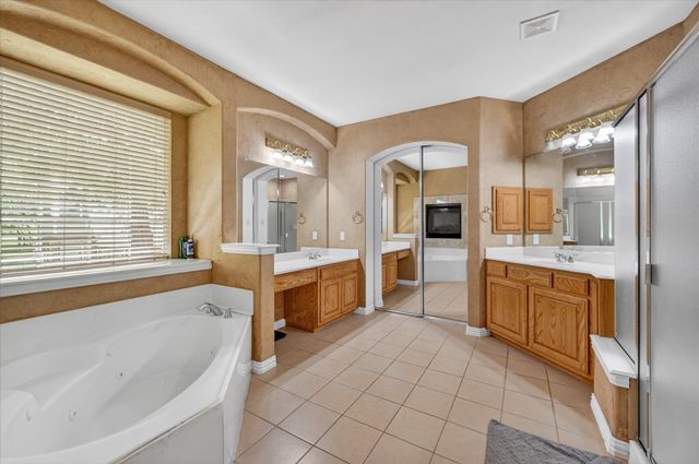 656 Links View Court, Grand Prairie, TX 75052