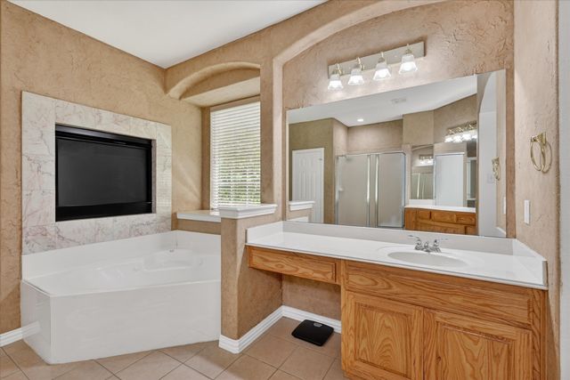 656 Links View Court, Grand Prairie, TX 75052