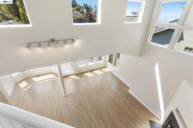 7081 Elverton Dr, Oakland, CA 94611