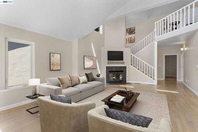 7081 Elverton Dr, Oakland, CA 94611