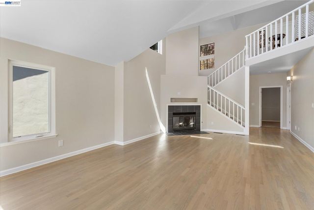7081 Elverton Dr, Oakland, CA 94611