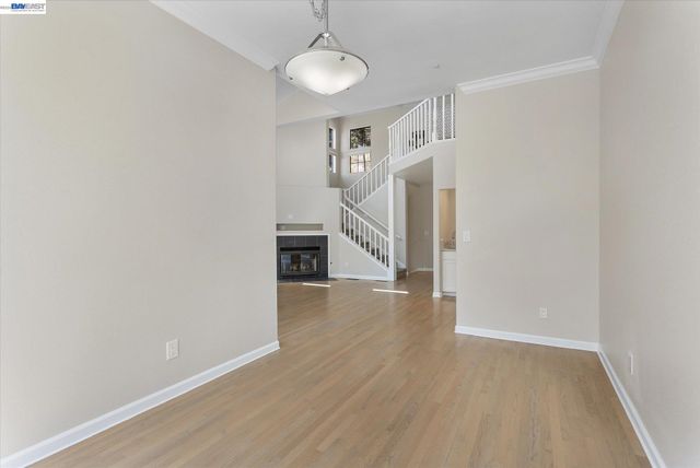 7081 Elverton Dr, Oakland, CA 94611