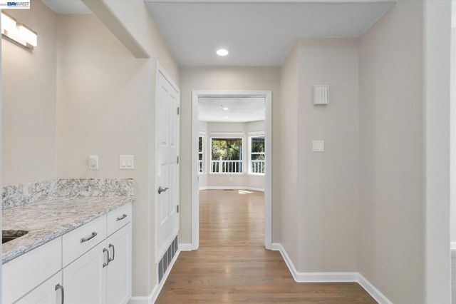 7081 Elverton Dr, Oakland, CA 94611