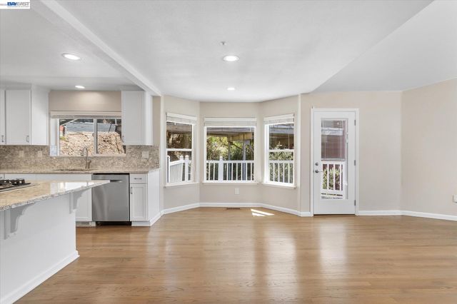 7081 Elverton Dr, Oakland, CA 94611