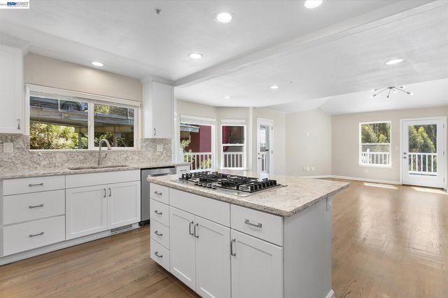 7081 Elverton Dr, Oakland, CA 94611