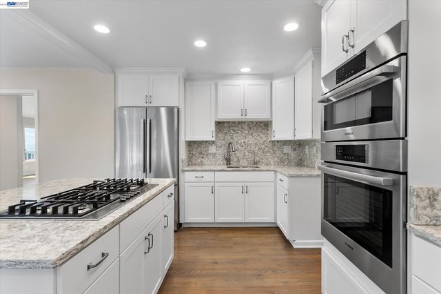 7081 Elverton Dr, Oakland, CA 94611