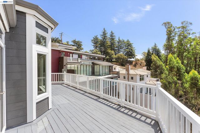 7081 Elverton Dr, Oakland, CA 94611
