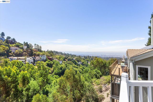 7081 Elverton Dr, Oakland, CA 94611
