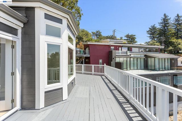 7081 Elverton Dr, Oakland, CA 94611