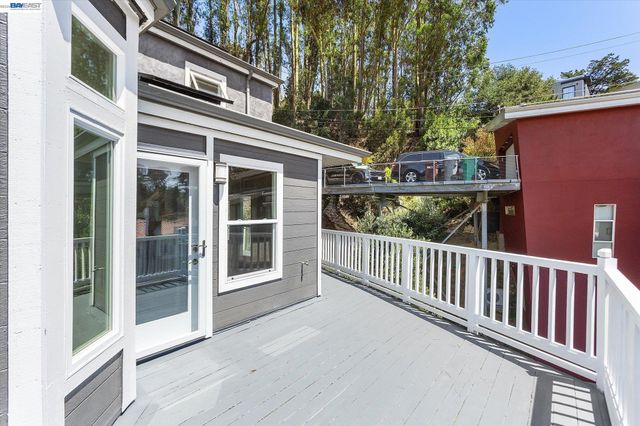 7081 Elverton Dr, Oakland, CA 94611