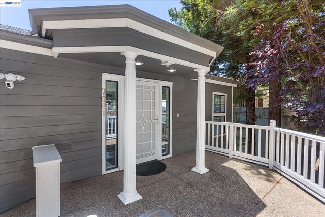 7081 Elverton Dr, Oakland, CA 94611