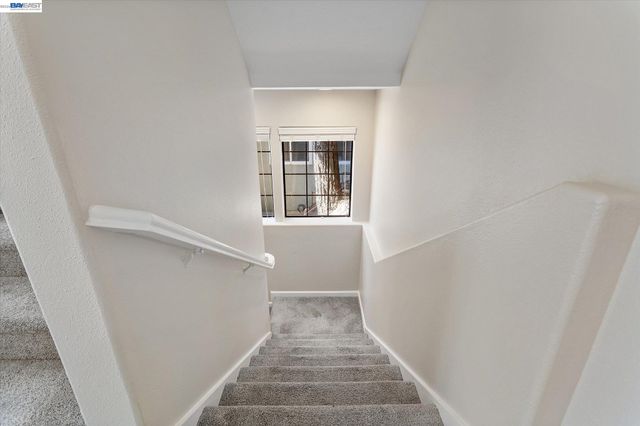 7081 Elverton Dr, Oakland, CA 94611