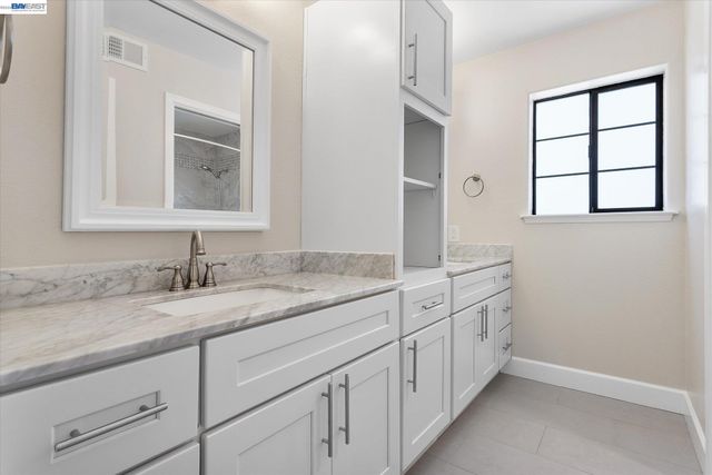 7081 Elverton Dr, Oakland, CA 94611