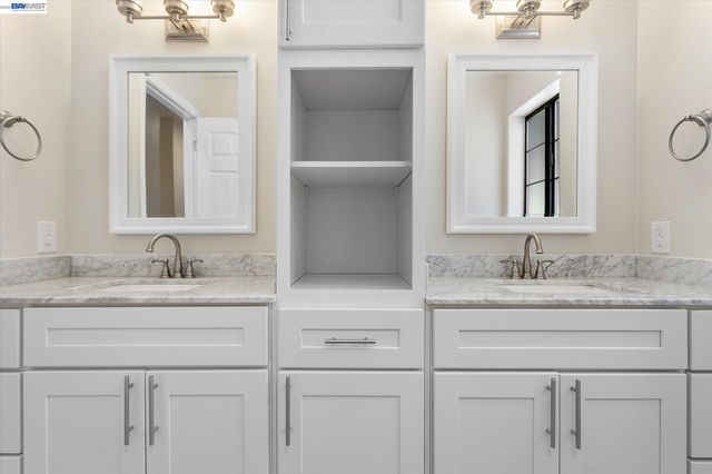 7081 Elverton Dr, Oakland, CA 94611