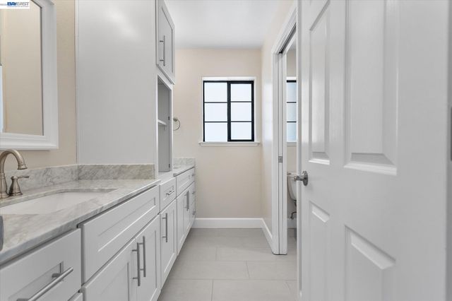 7081 Elverton Dr, Oakland, CA 94611