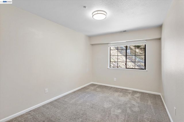 7081 Elverton Dr, Oakland, CA 94611