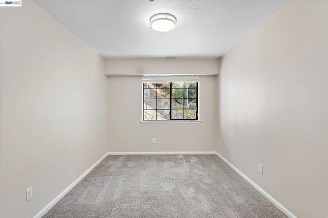 7081 Elverton Dr, Oakland, CA 94611