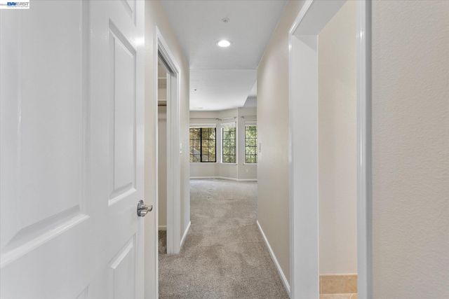 7081 Elverton Dr, Oakland, CA 94611